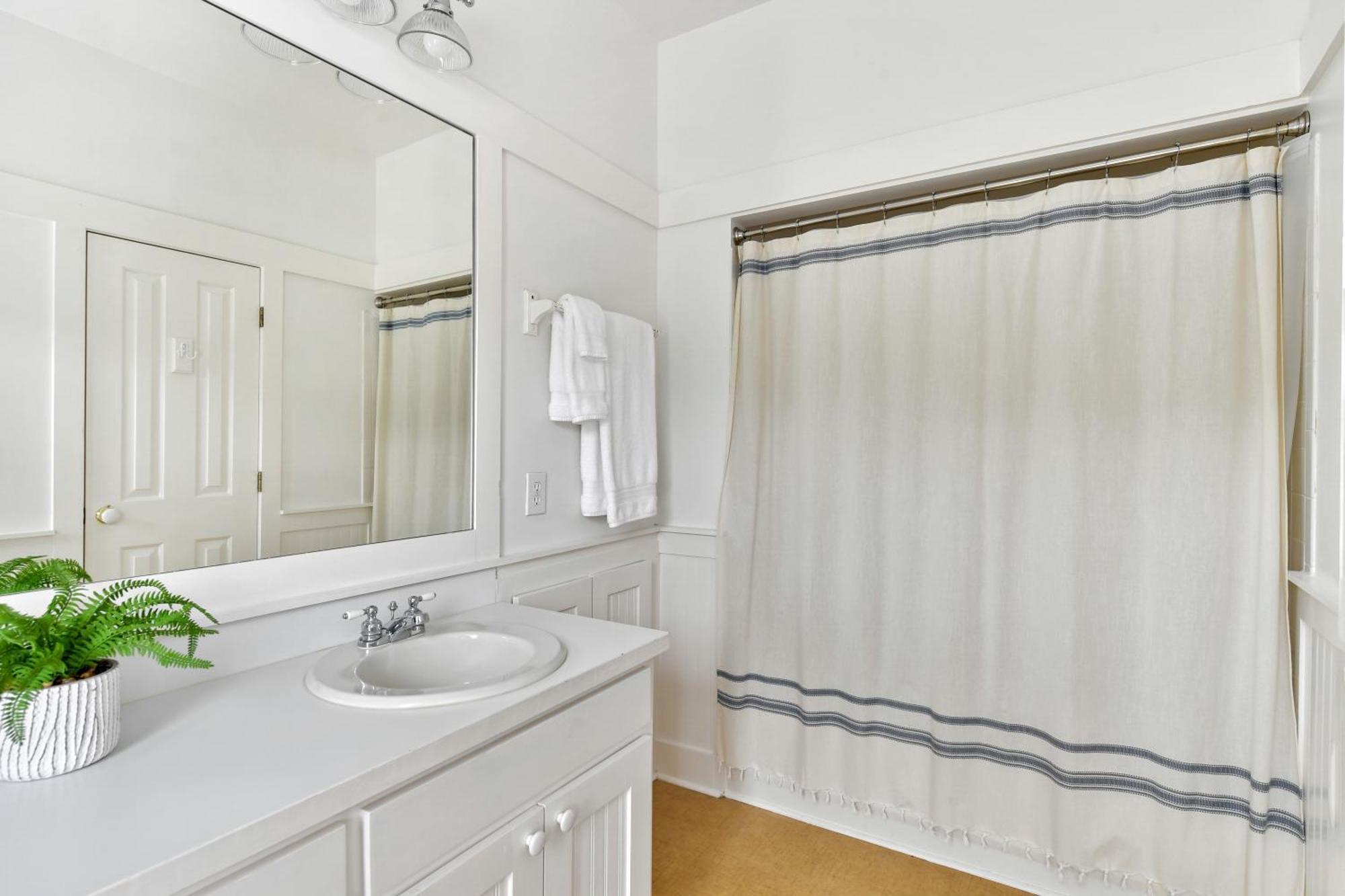 The Farmhouse Inn Buckhead Rum bild