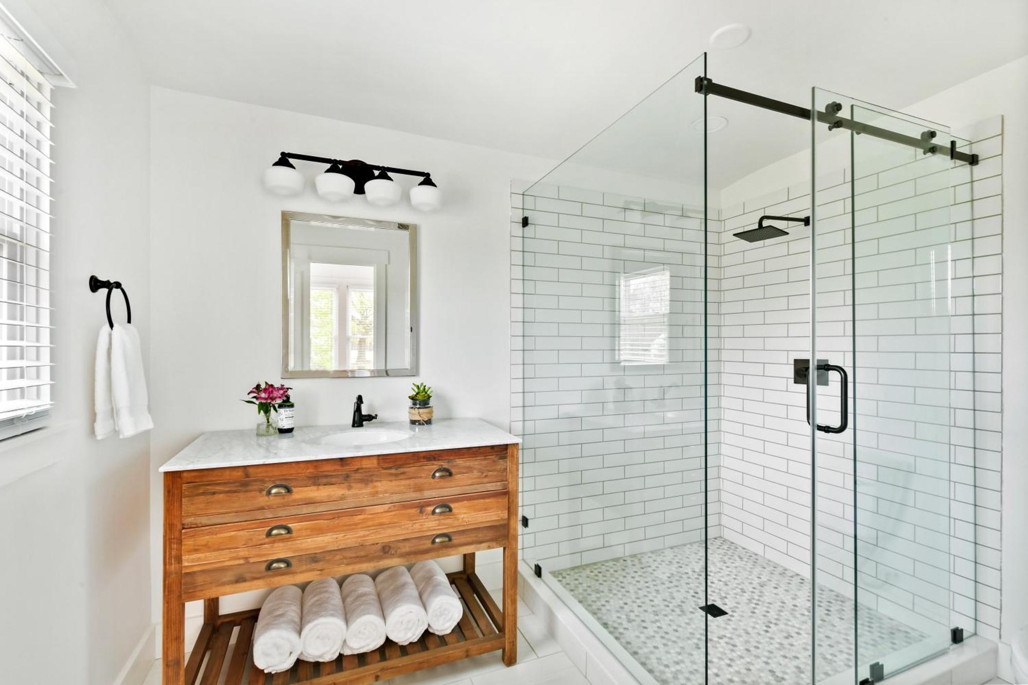 The Farmhouse Inn Buckhead Rum bild