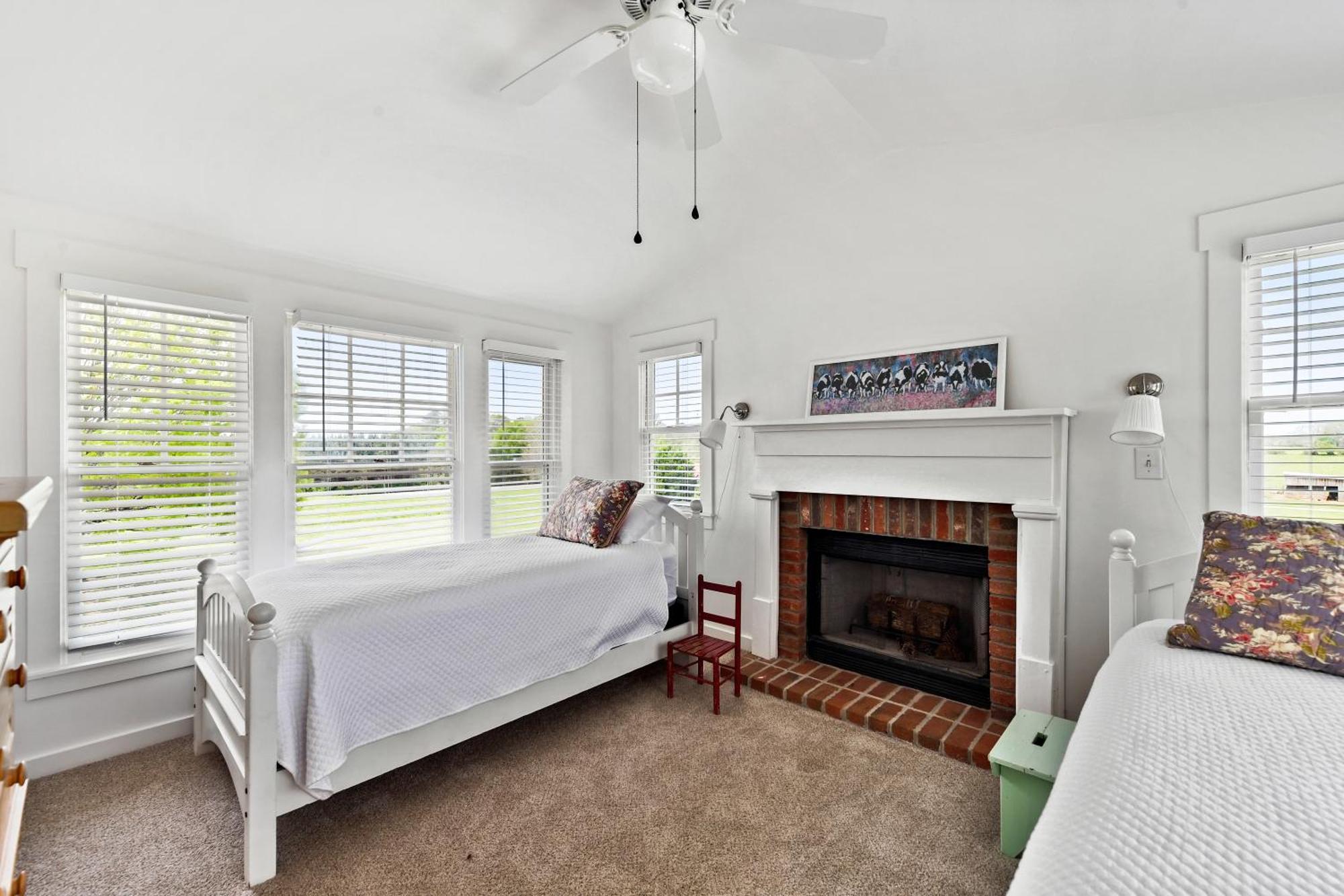 The Farmhouse Inn Buckhead Rum bild