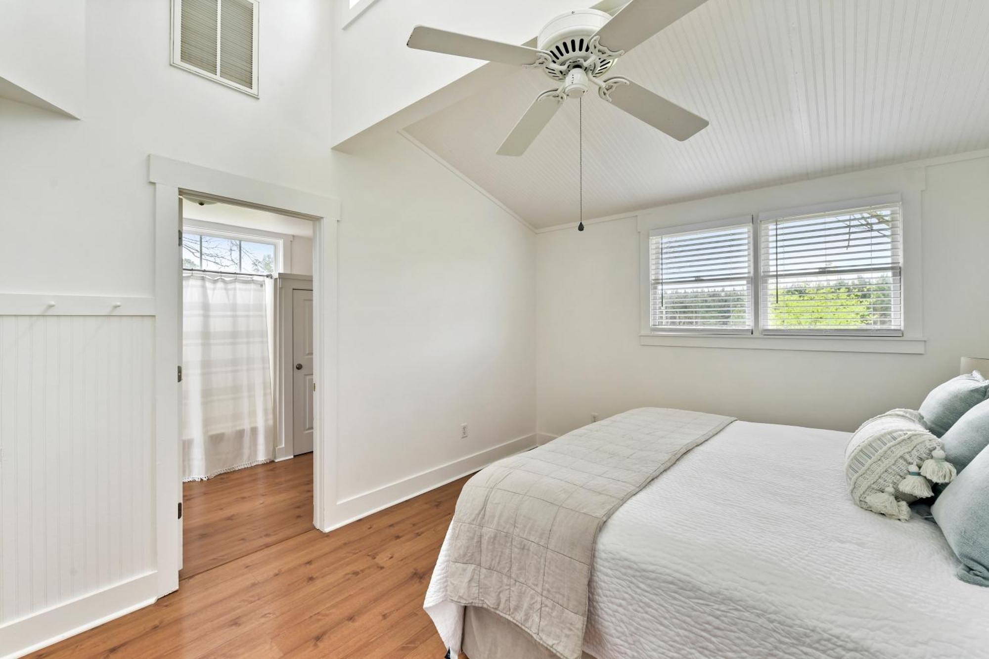 The Farmhouse Inn Buckhead Rum bild