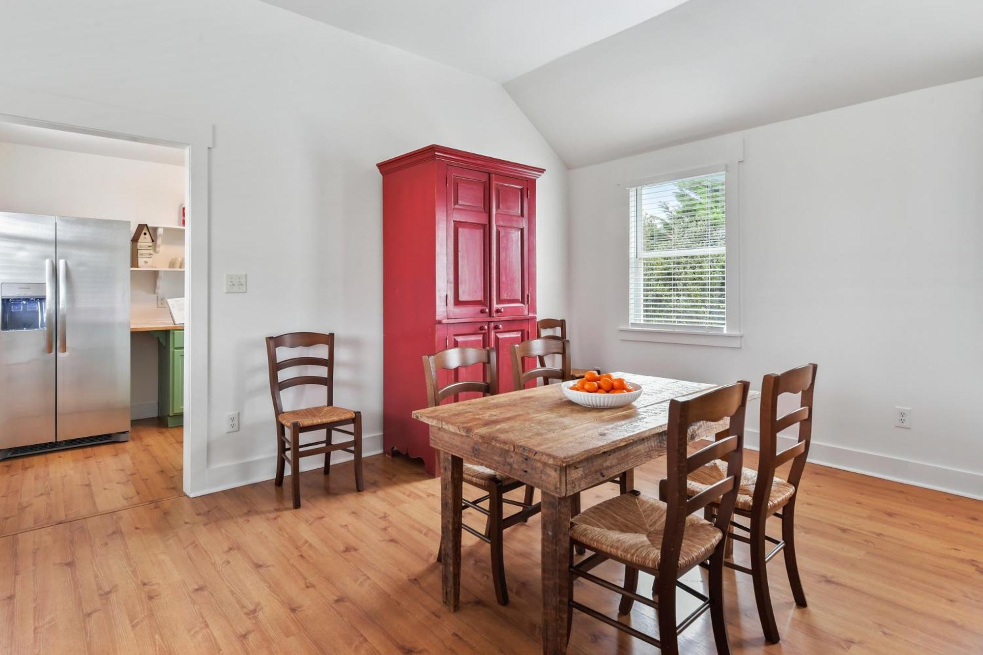 The Farmhouse Inn Buckhead Rum bild