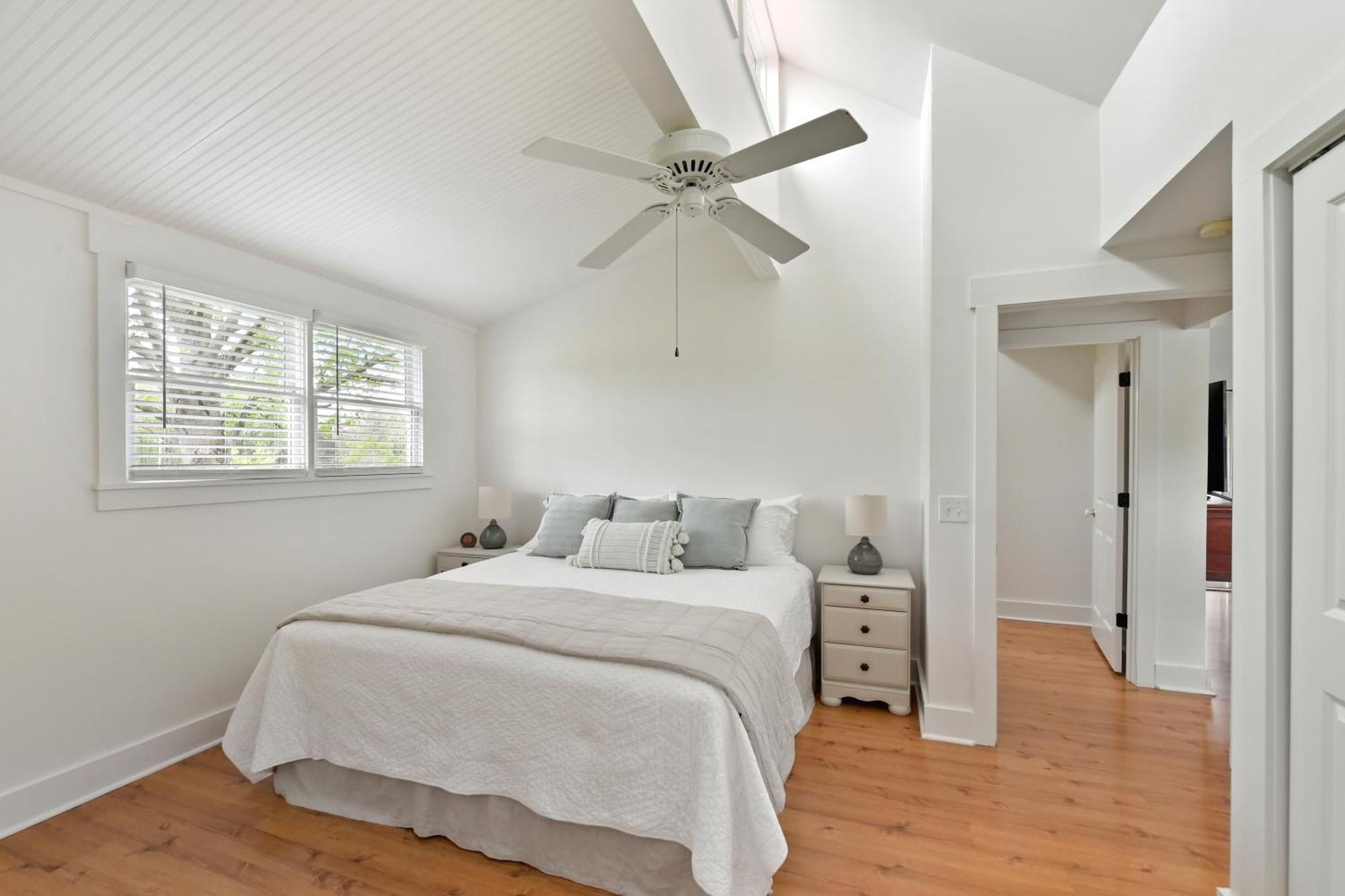 The Farmhouse Inn Buckhead Rum bild